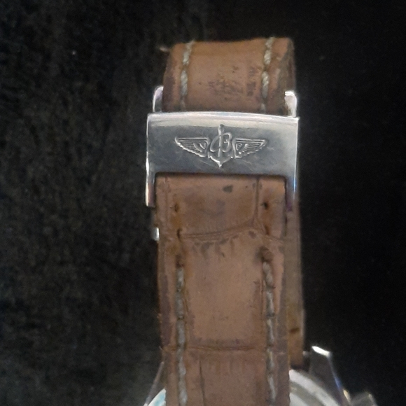 B Men's  Watch - Picture 5 of 8